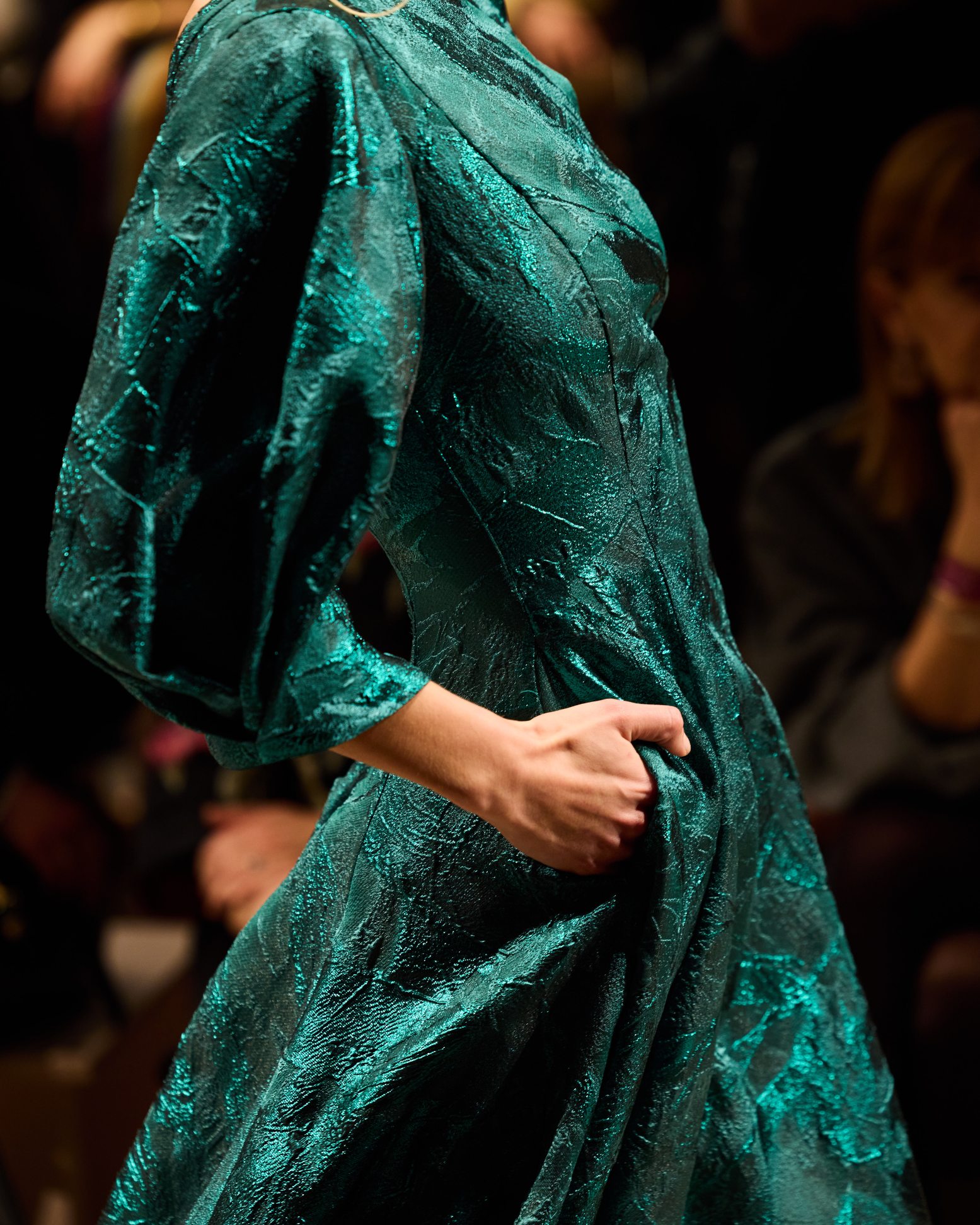 A szépség marad – a KATTI ZOÓB divatház legújabb, 2026/27-es őszi-téli kollekciója. Fotó: Katti Zoób 2029_KATTI ZOOB__OMA5753_.jpg