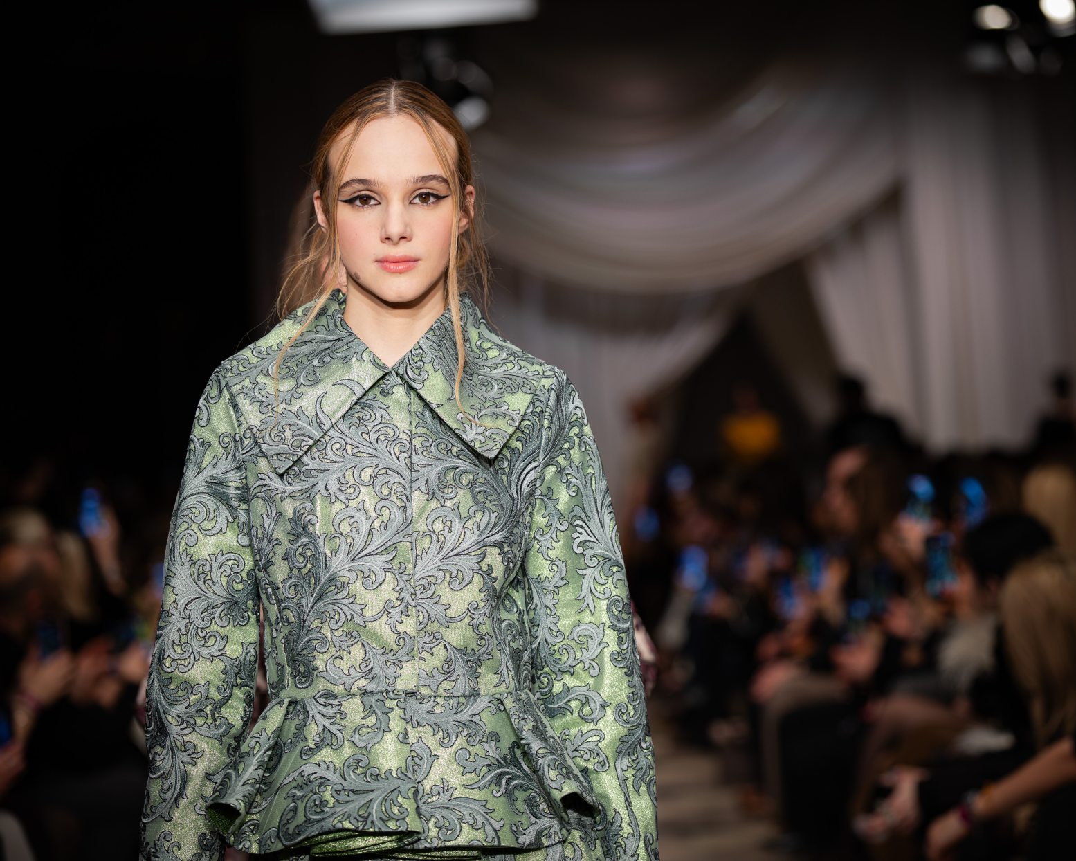 A szépség marad – a KATTI ZOÓB divatház legújabb, 2026/27-es őszi-téli kollekciója. Fotó: Katti Zoób katti_zoob_bcefw_aw2627-48.jpg