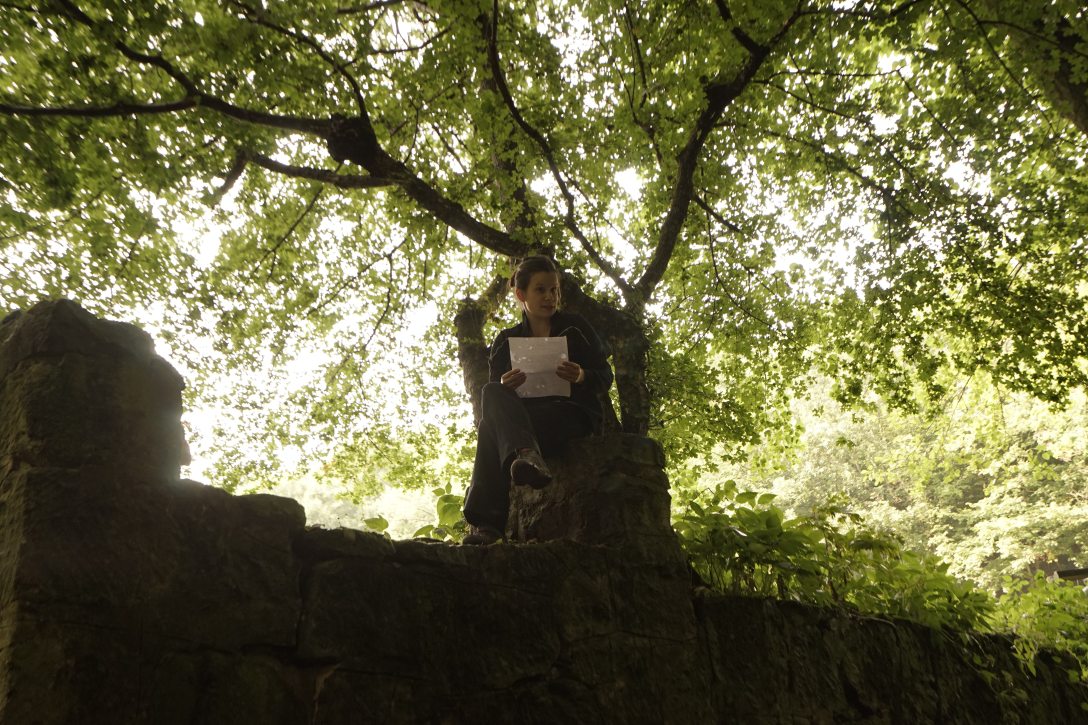 A kezdetek: A Vihar előadás a Börzsönyben. Sycorax: Markos Szilvia. Fotó: Vainel Gergely Gyula