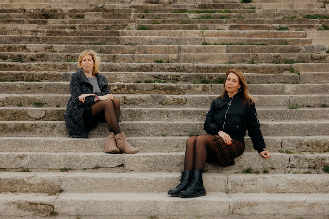 Somosi Rita művészettörténész-kurátor és Mucsy Szilvia magyar fotográfus. Fotó: Hegyi Júlia Lili / Kultúra.hu