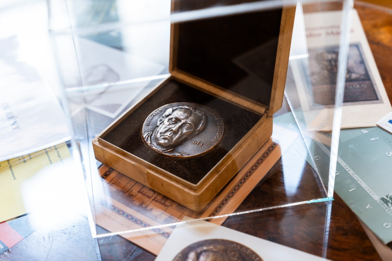 Budára költöztem című kiállítás. Fotó: Csiki Vivien / Kultúra.hu MESZAROS_TIBOR_MARAI_KIALLITAS_CSV_2.jpg