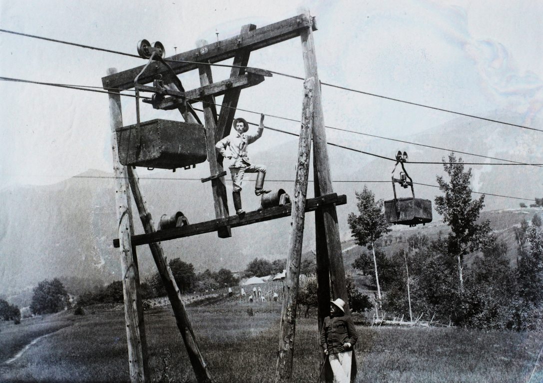 Sodronykötél-pálya az erdélyi Lupényben 1904-ben. Fotó: Fortepan / Magyar Földrajzi Múzeum / Erdélyi Mór cége