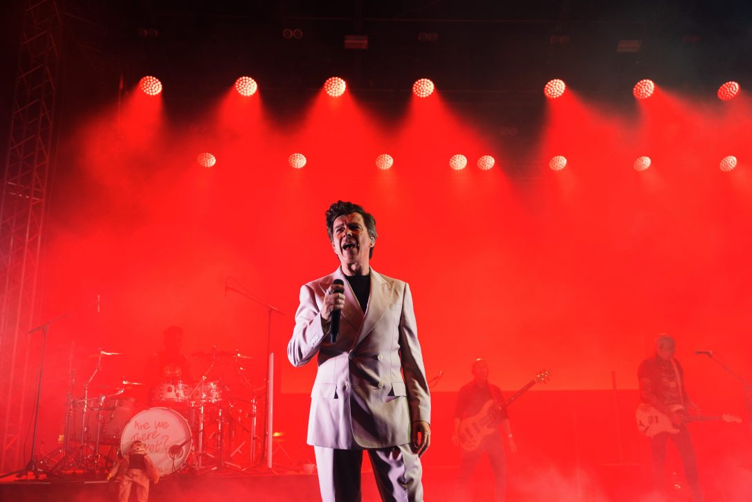 Rick Astley angol énekes koncertje a 11. Paloznaki Jazzpiknik első napján, 2023. augusztus 3-án. Fotó: MTI/Mohai Balázs