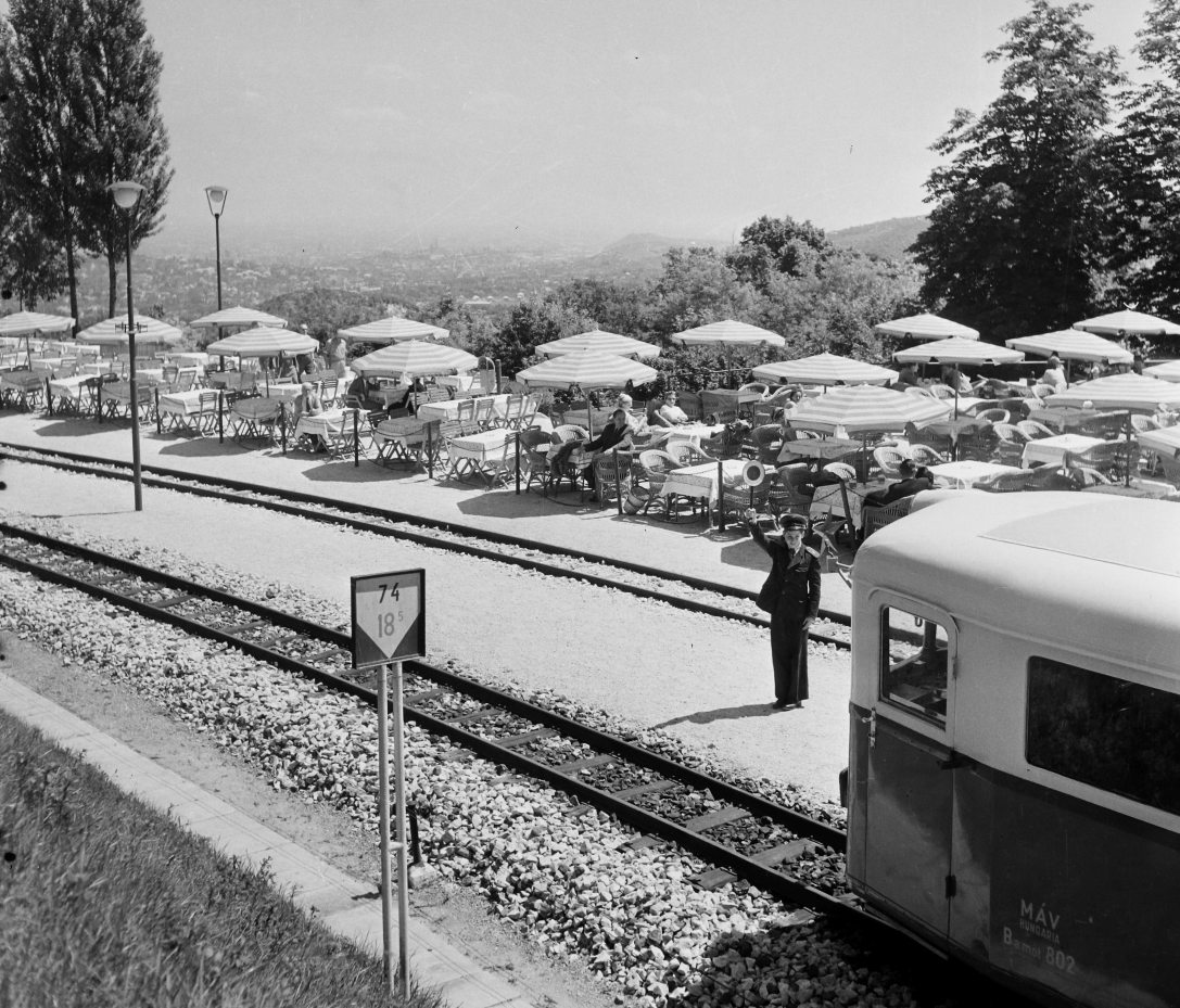 Szépjuhászné (Ságvári liget) állomás 1959-ben. Fotó: Fortepan / Bauer Sándor