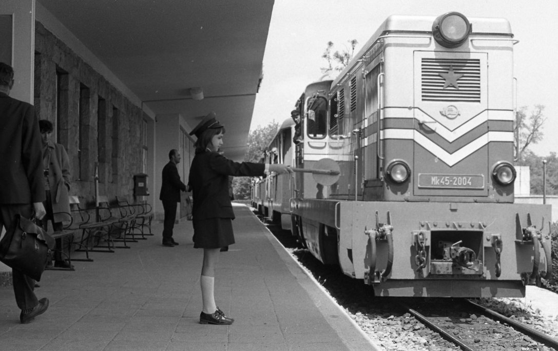 Hűvösvölgy végállomáson 1973-ban. Fotó: Fortepan / Urbán Tamás
