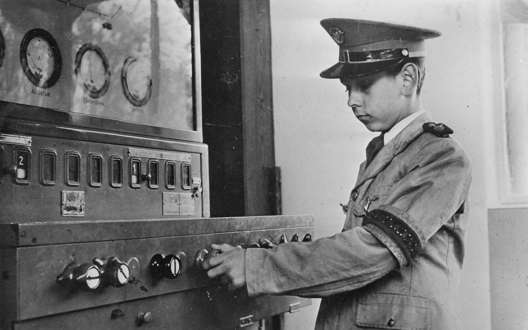 VES típusú vasútbiztosító berendezés Csillebérc (Úttörőváros) állomáson 1949-ben. Fotó: Fortepan / Sebestyén Bence