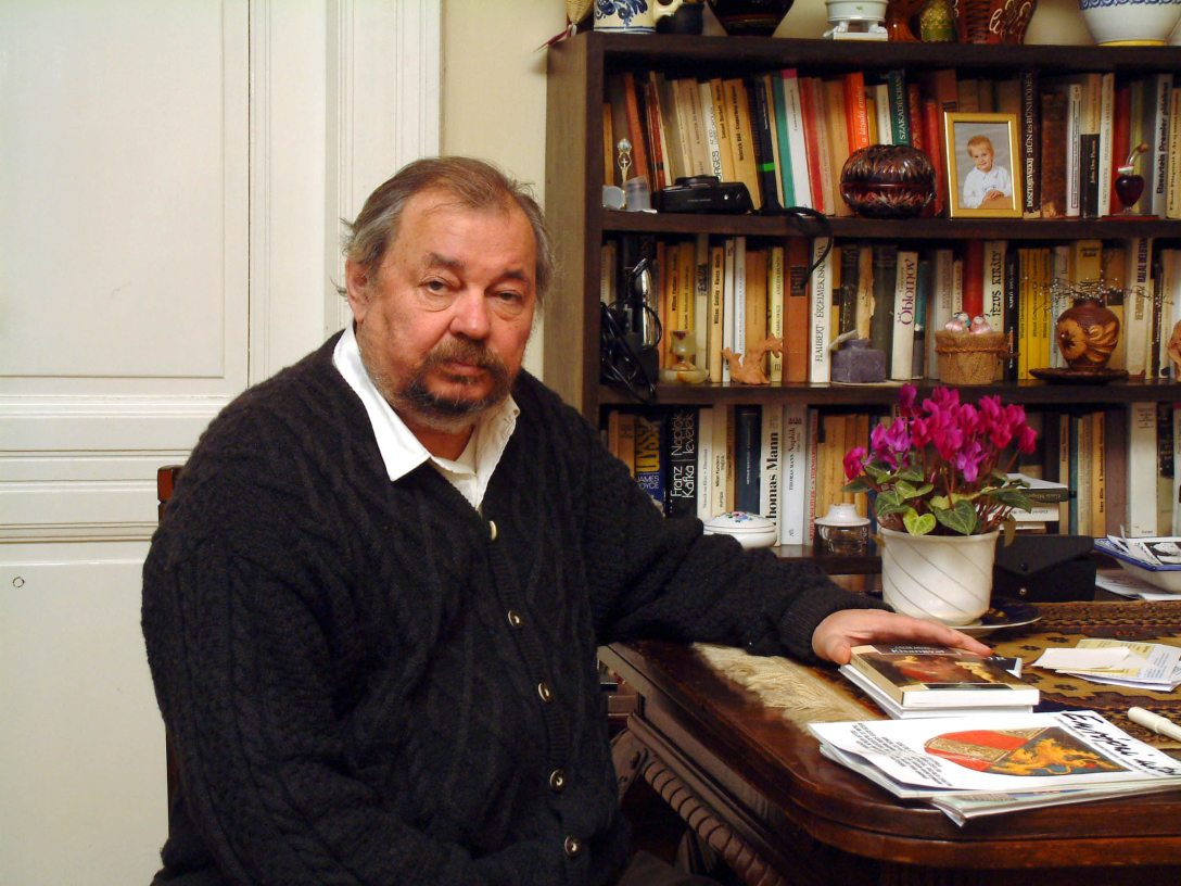 Lázár Ervin Kossuth-díjas író budapesti otthonában 2002-ben. Fotó: MTI/Czimbal Gyula