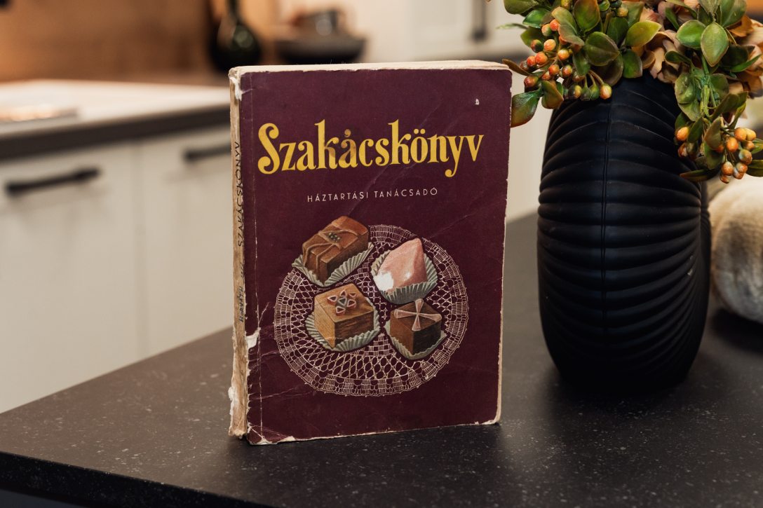Horváth Ilona Szakácskönyv - Háztartási tanácsadó. Fotó: Csiki Vivien / Kultúra.hu