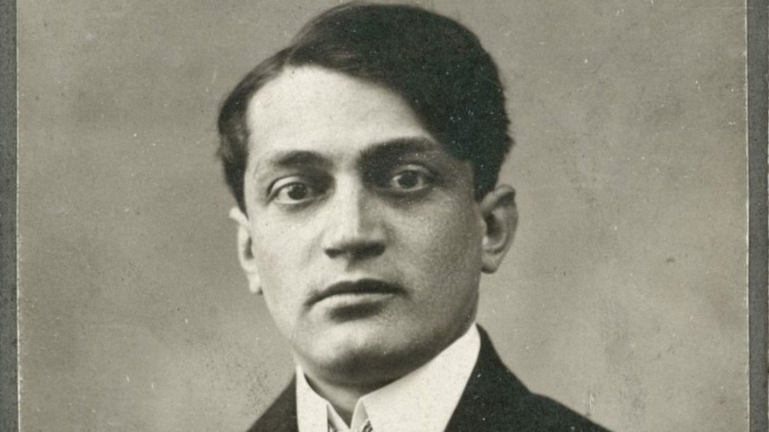 Ady igazolványképe a Budapesti Naplónál, 1907-ben / Forrás: Wikipédia