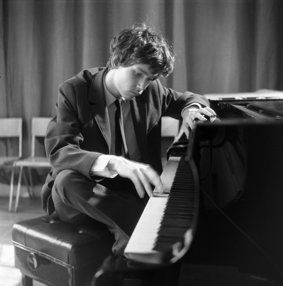 Kocsis Zoltán zongoraművész 1971-ben. Fortepan / Urbán Tamás