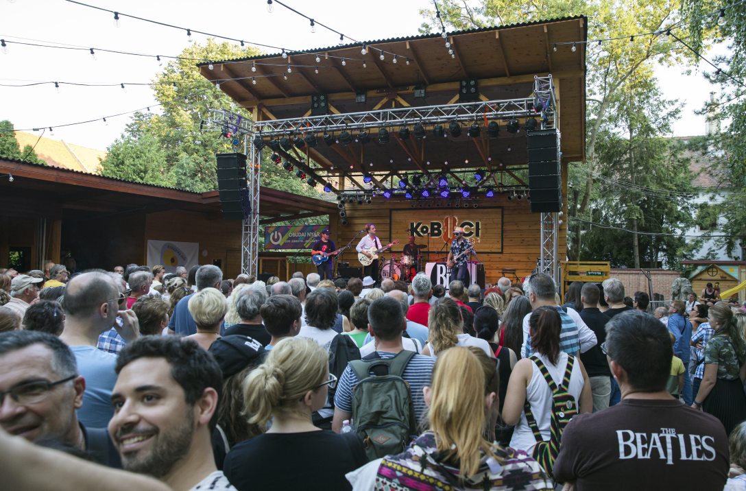 A BluesPot együttes koncertje az Országos Beatles Találkozón az óbudai Kobuci kertben 2019. augusztus 11-én. Fotó: MTI/ Mohai Balázs