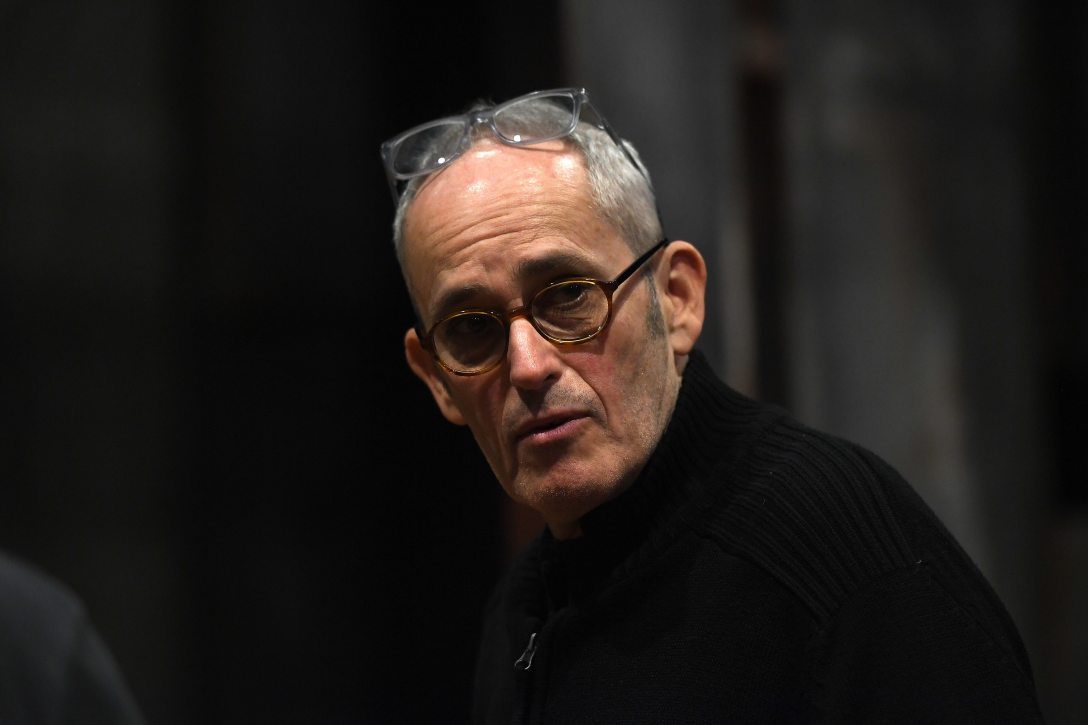 Szász János rendező Örkény István Macskajáték című darabjának fotóspróbáján a Nemzeti Színház Gobbi Hilda Színpadán 2019. december 12-én. Fotó: MTI/Illyés Tibor