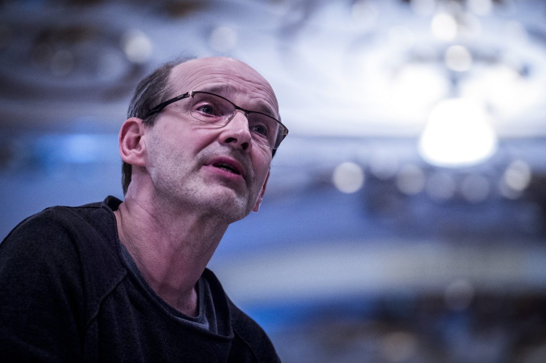 Zsótér Sándor rendező Bertolt Brecht - Paul Dessau A jó ember Szecsuánból című drámájának próbáján a kecskeméti Katona József Színházban 2017. november 14-én.  Fotó: Ujvári Sándor / MTI