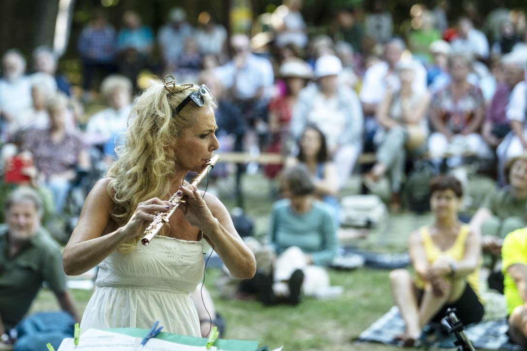 Horgas Eszter fuvolaművész koncertje a Muzsikál az erdő - Mátrai Művészeti Napok rendezvényen Gyöngyös Sástó településrészén 2025. június 28-án. Fotó: Komka Péter / MTI