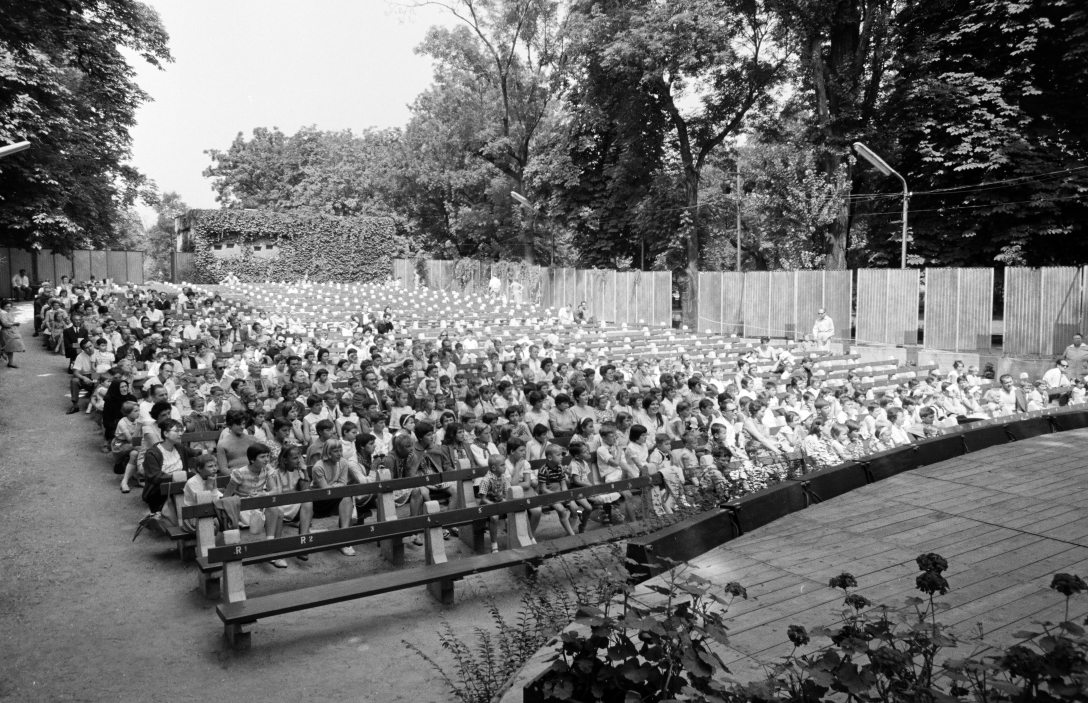 A Városmajori Szabadtéri Színpad 1966-ban. Fotó: Fortepan / Hegyvidéki Helytörténeti Gyűjtemény
