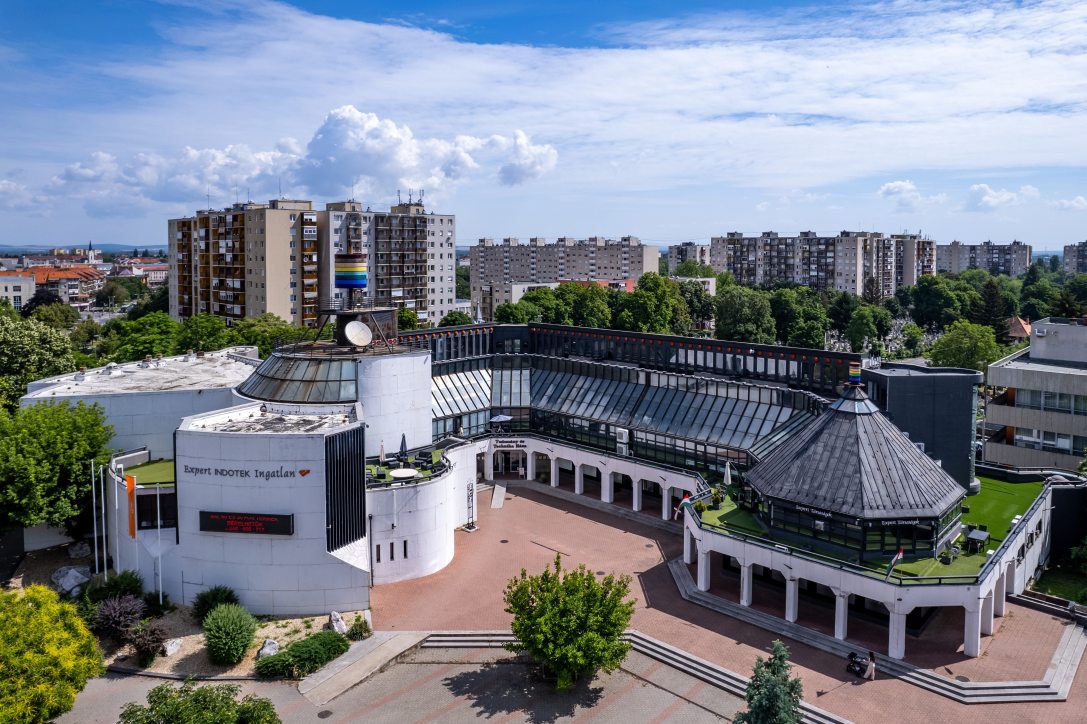 A drónnal készült képen a Tudomány és Technika Háza Miskolcon 2026. június 18-án.  Fotó: MTI/Czeglédi Zsolt