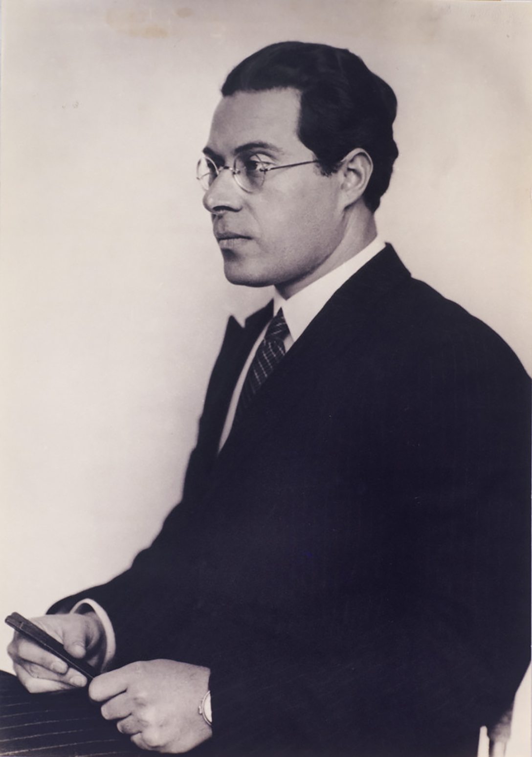 Moholy-Nagy László 1930 körül Hugo Erfurth felvételén. Forrás: Wikipedia