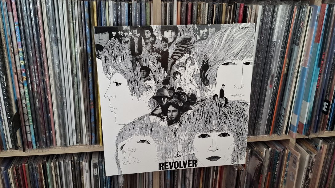 Revolver_16.jpg