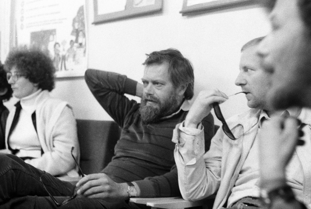 Kovács Teréz és Szelényi Iván szociológusok, a kép jobb szélén Juhász Pál agrárpolitikus.. Fotó: Fortepan / Jankó Attila