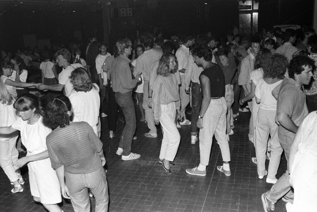A Siótour Üdülőhelyi Klub Siófokon 1985-ben. Fotó: Szalay Zoltán / Fortepan