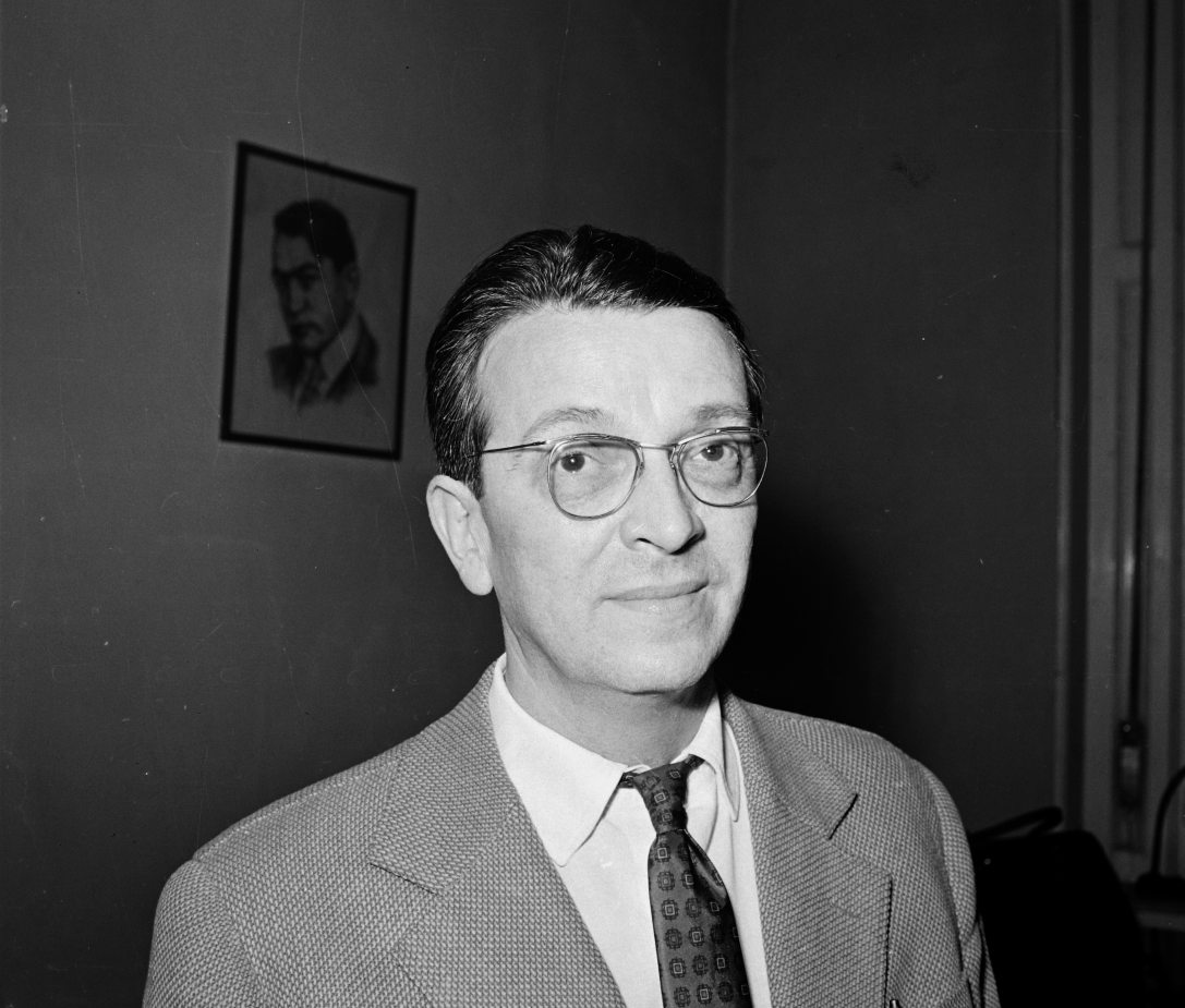 Fábri Zoltán filmrendező az Írószövetség Bajza utca 18. alatti székházában 1965-ben. Fotó: Hunyady József / Fortepan