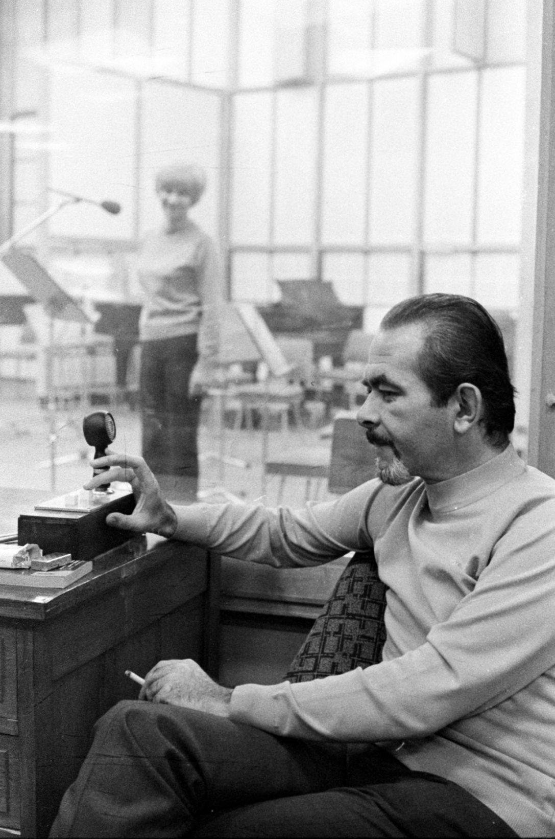 Mészöly Dezső író, műfordító 1975-ben. Fotó: Szalay Zoltán / Fortepan