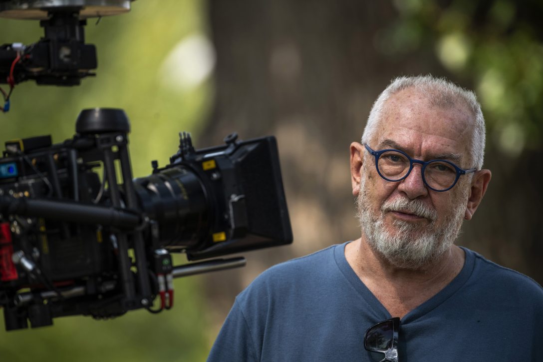 Gothár Péter rendező a Hét kis véletlen című játékfilm első forgatási napján a dömösi révnél 2018. augusztus 3-án. Fotó: Szigetváry Zsolt / MTI