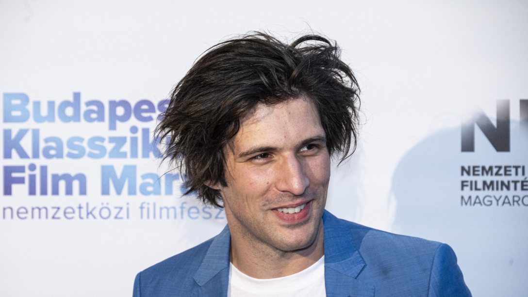 Ember Márk a VI. Budapesti Klasszikus Film Maraton megnyitóján az Uránia Nemzeti Filmszínházban 2023. szeptember 12-én. Fotó: Szigetváry Zsolt / MTI