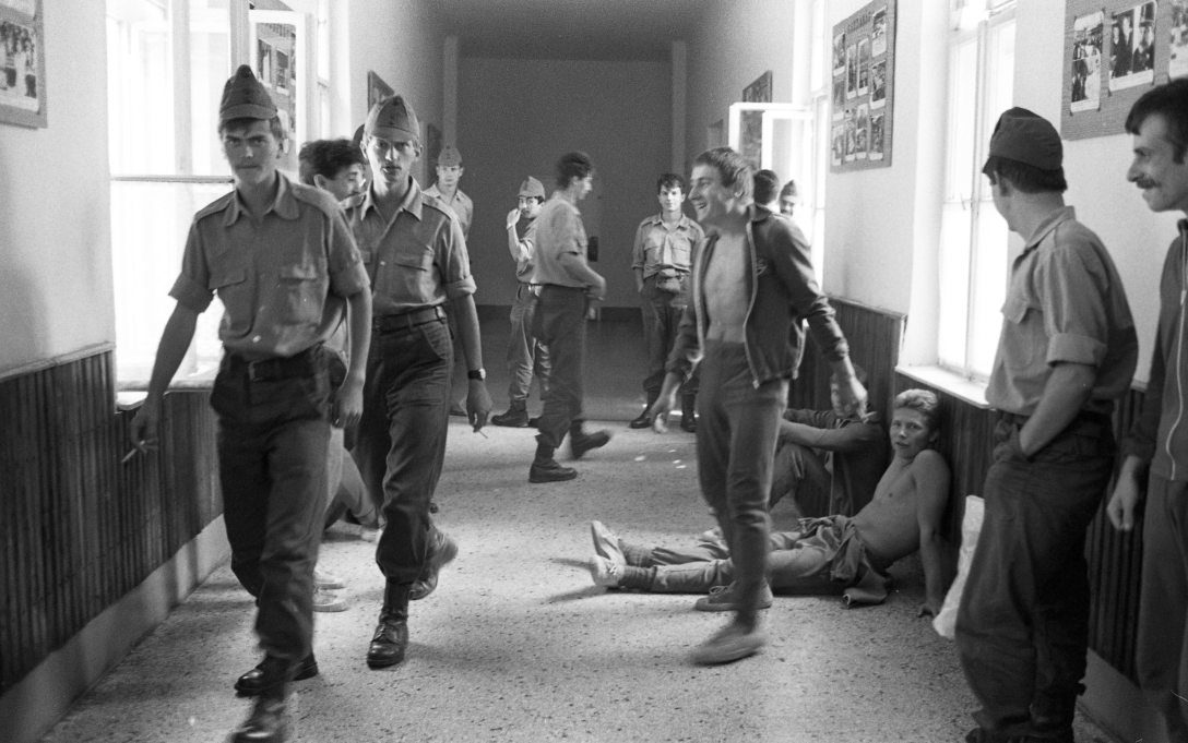 Katonák 1986-ban. Fotó: Urbán Tamás / Fortepan