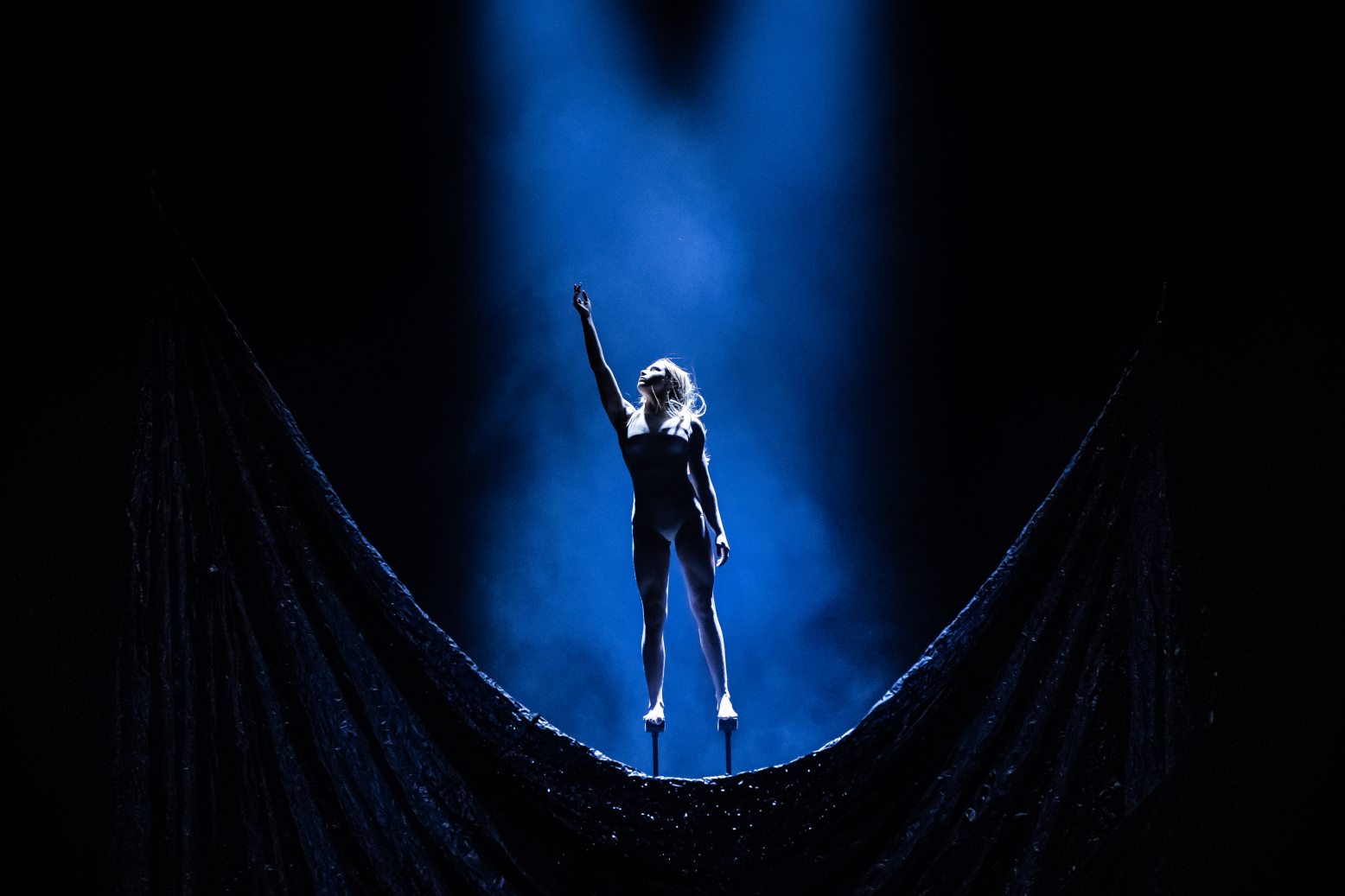 Recirquel-Paradisum_2024_Performer-Kateryna LARINA_photo-Bálint HIRLING_26.jpg