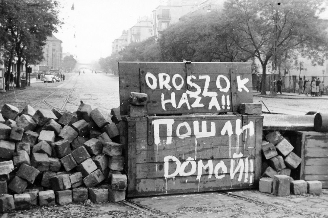 Fehérvári út, a Móricz Zsigmond körtér felől. Fotó: Fortepan / Fortepan